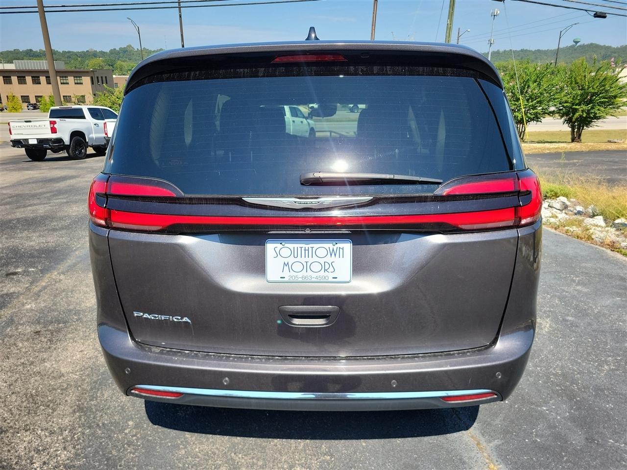 Chrysler Pacifica Touring L 2023