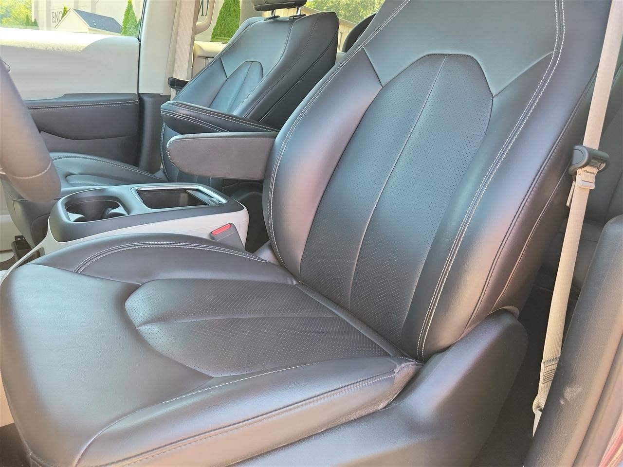 Chrysler Pacifica Touring L 2023