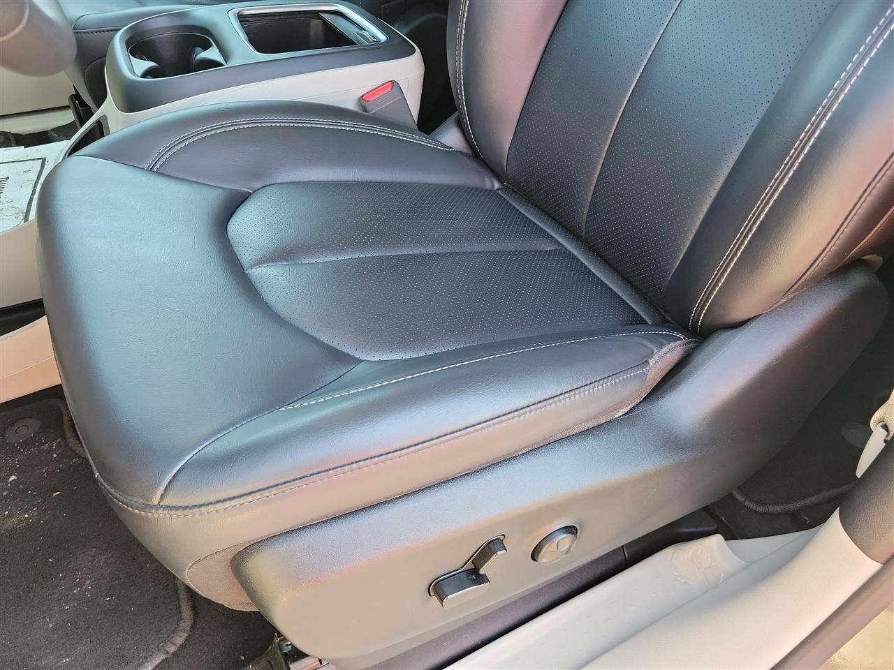 Chrysler Pacifica Touring L 2023