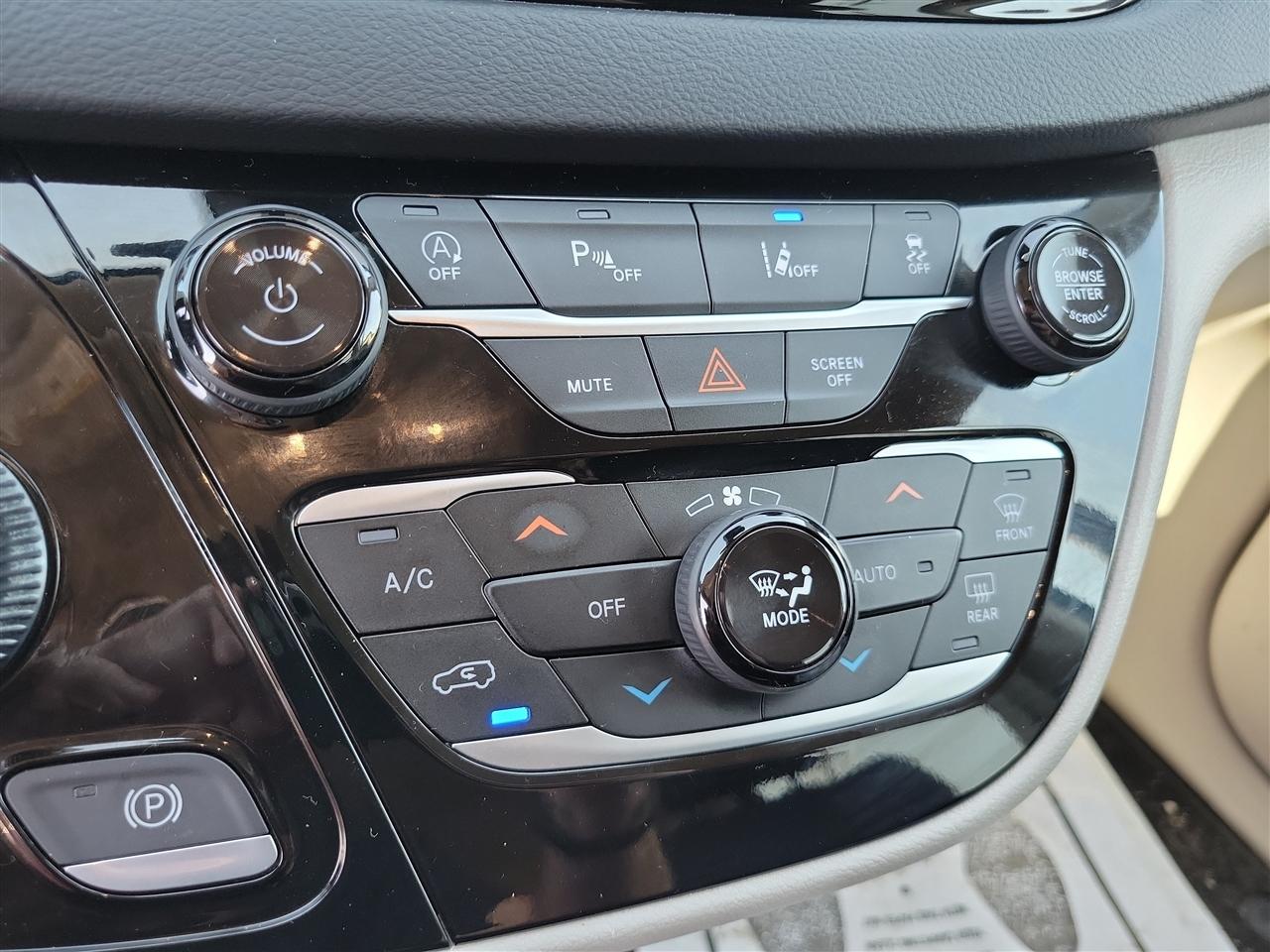 Chrysler Pacifica Touring L 2023