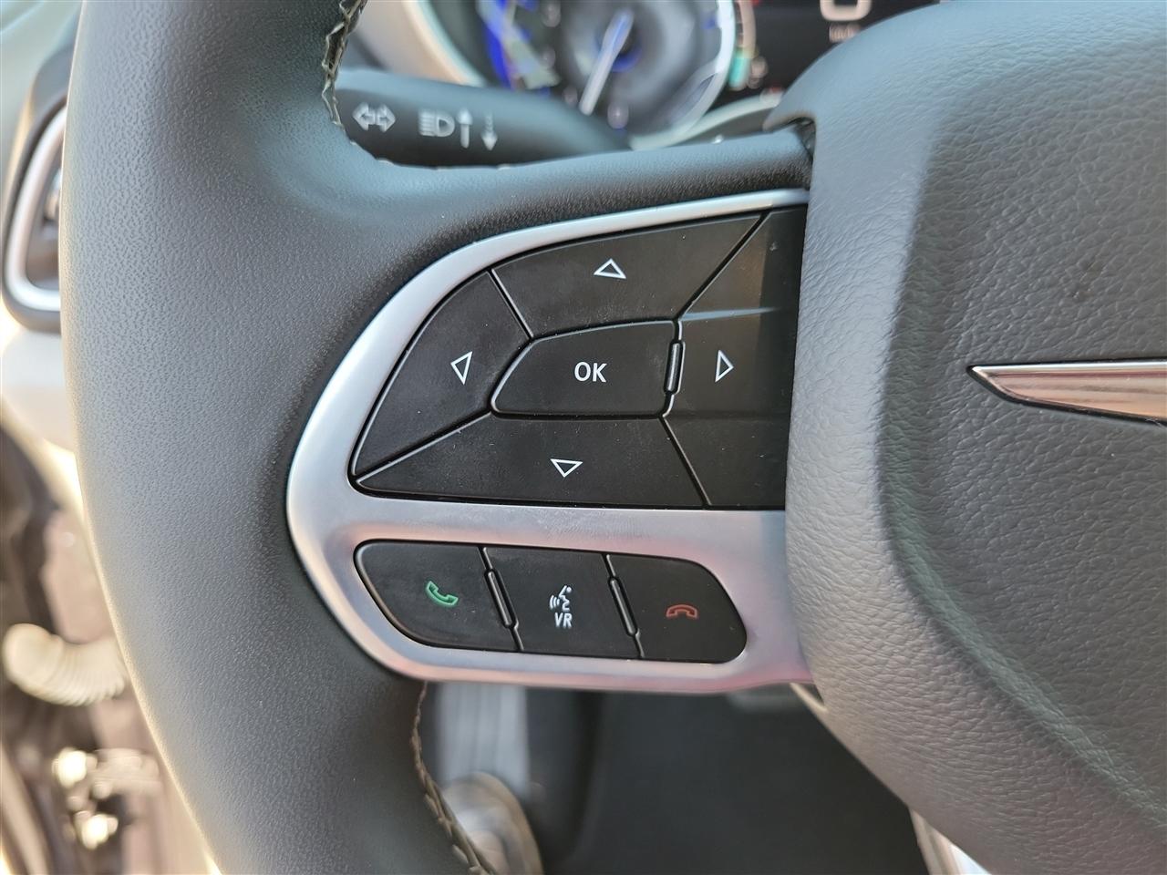 Chrysler Pacifica Touring L 2023