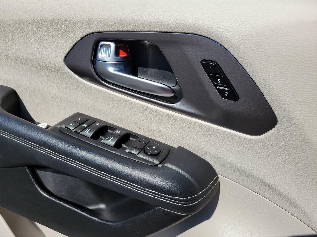 Chrysler Pacifica Touring L 2023