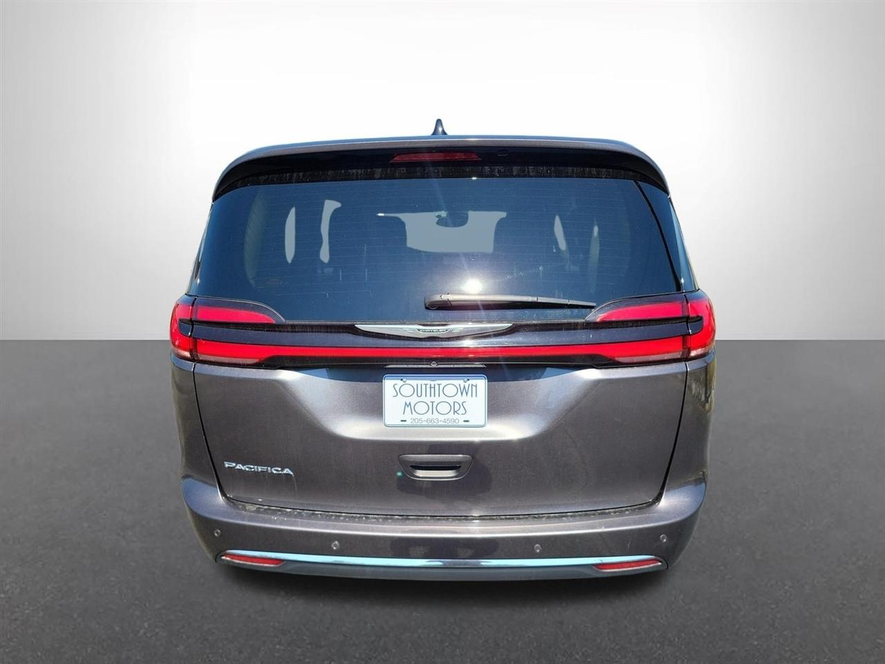 Chrysler Pacifica Touring L 2023