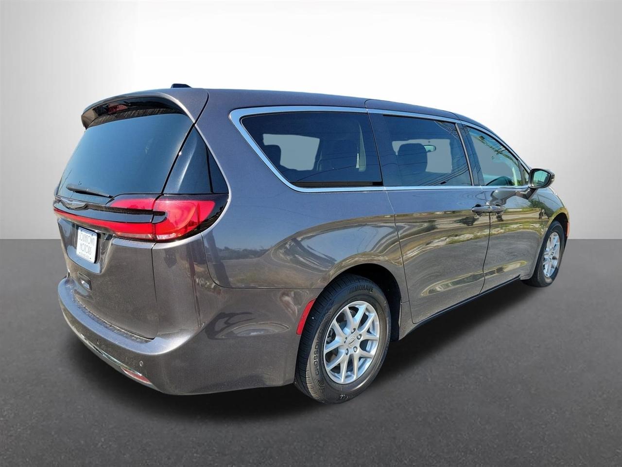 Chrysler Pacifica Touring L 2023