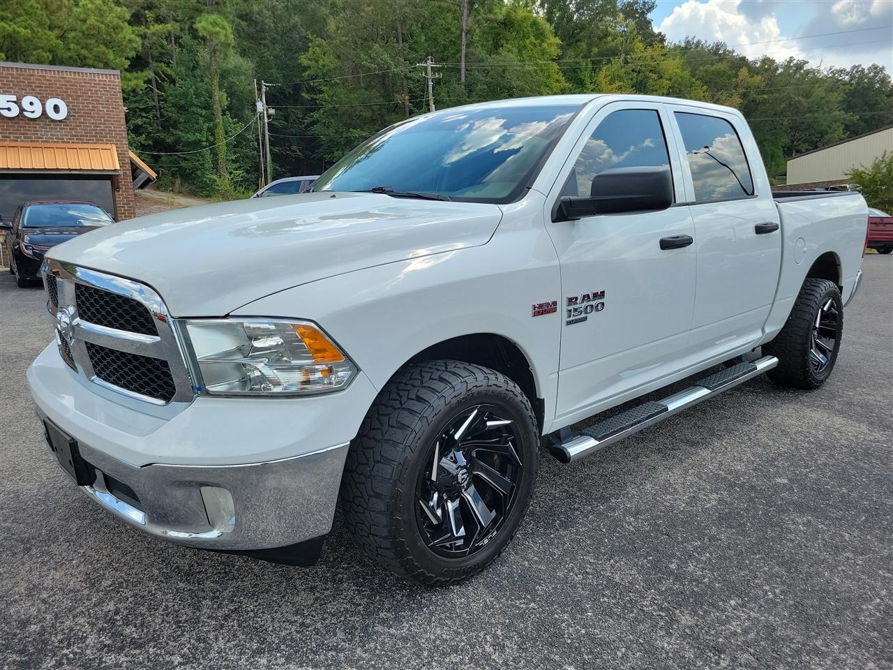 RAM 1500 Classic Tradesman Crew Cab SWB 4WD 2019
