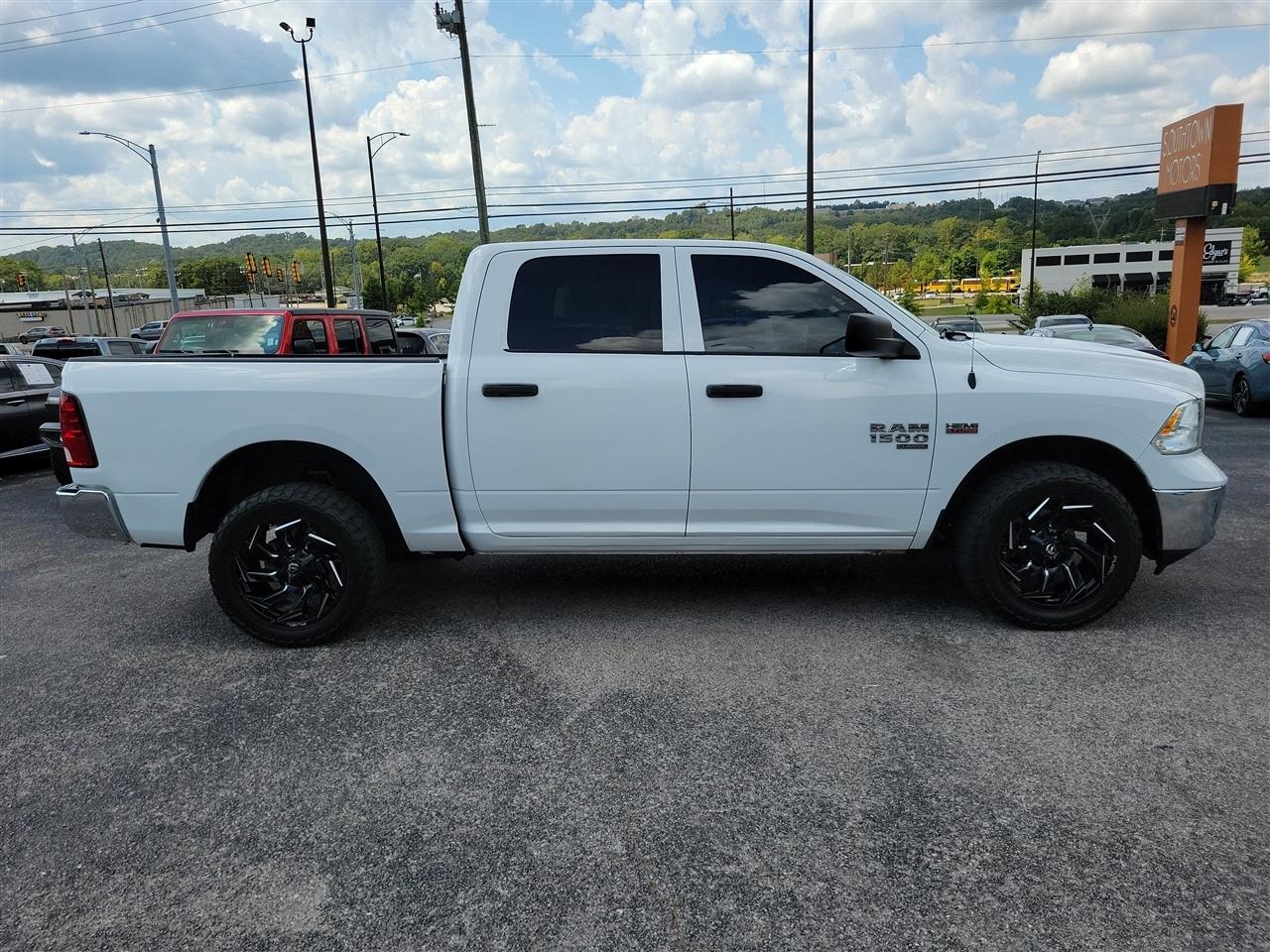 RAM 1500 Classic Tradesman Crew Cab SWB 4WD 2019