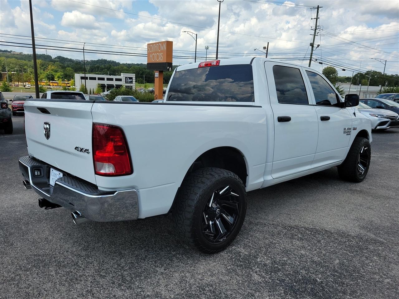 RAM 1500 Classic Tradesman Crew Cab SWB 4WD 2019