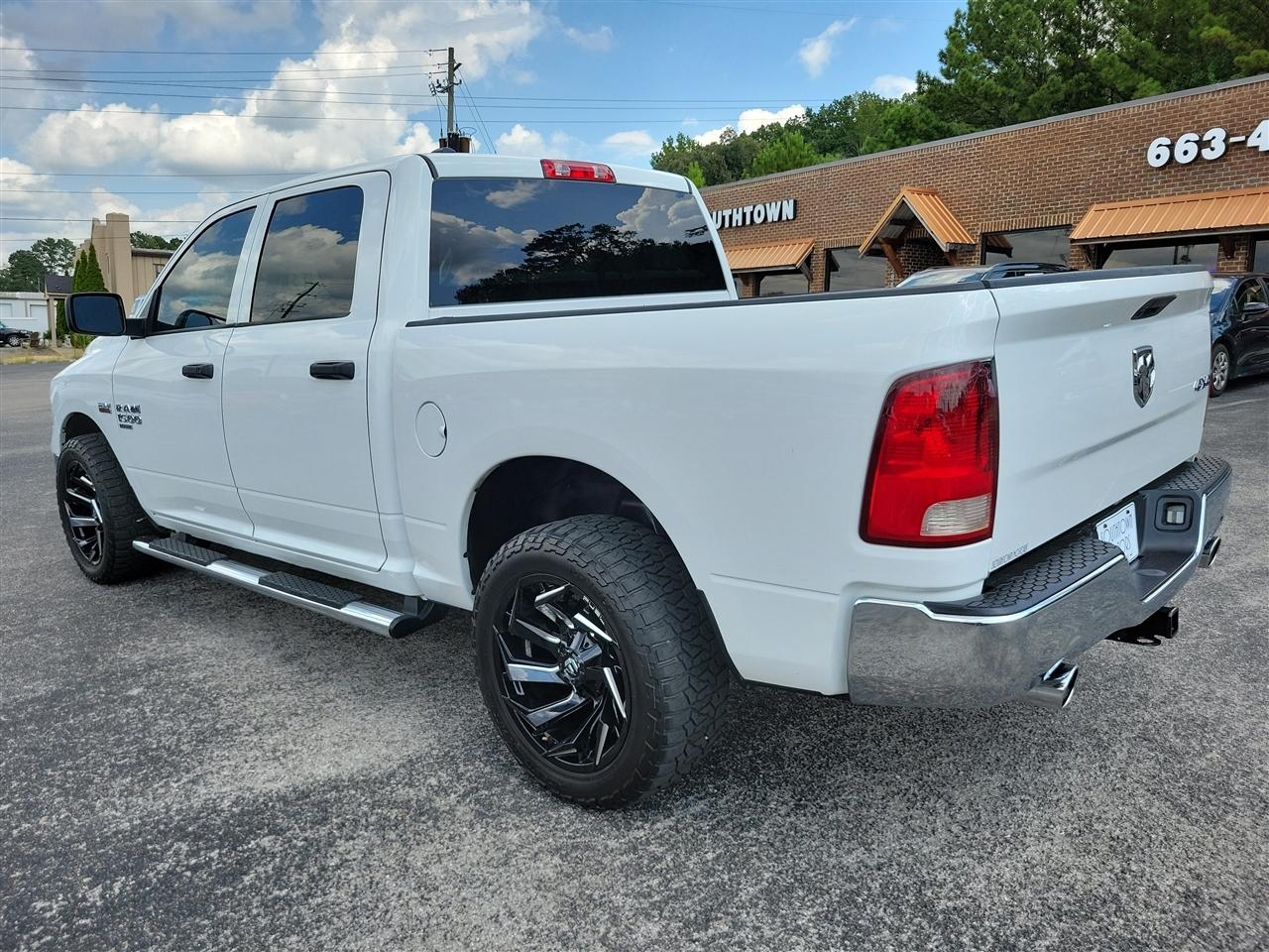 RAM 1500 Classic Tradesman Crew Cab SWB 4WD 2019
