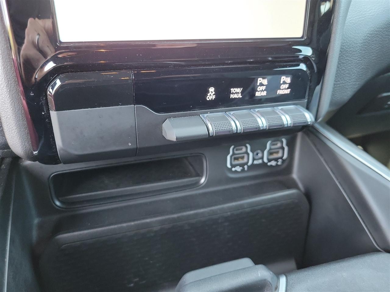 RAM 1500 Big Horn Crew Cab SWB 4WD 2023