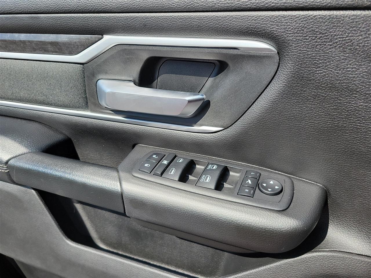 RAM 1500 Big Horn Crew Cab SWB 4WD 2023