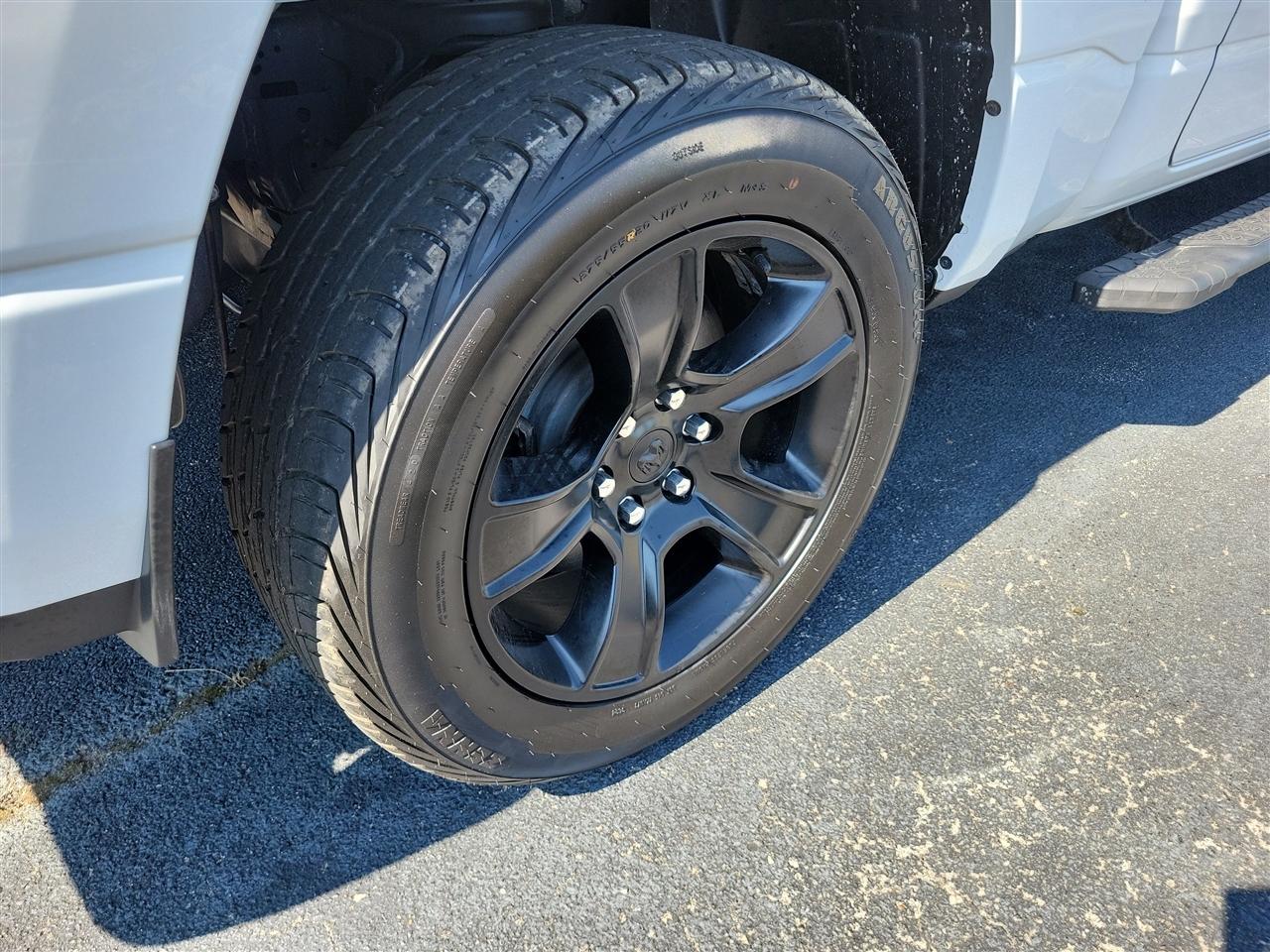 RAM 1500 Big Horn Crew Cab SWB 4WD 2023