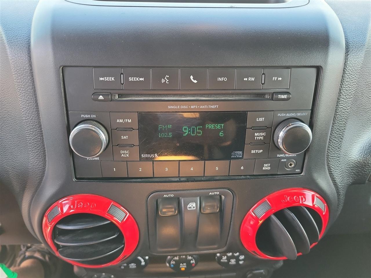Jeep Wrangler Sahara 4WD 2015