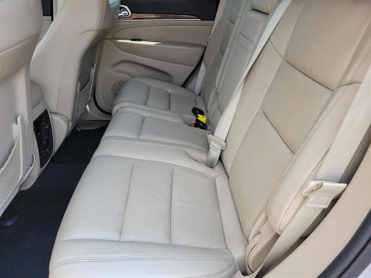 Jeep Grand Cherokee Limited 2WD 2012