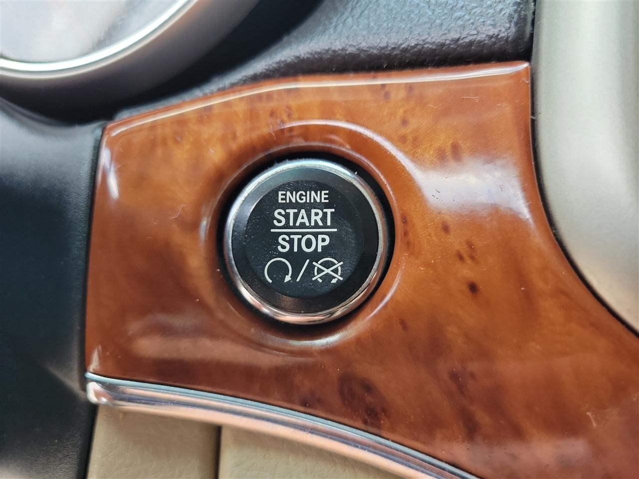 Jeep Grand Cherokee Limited 2WD 2012