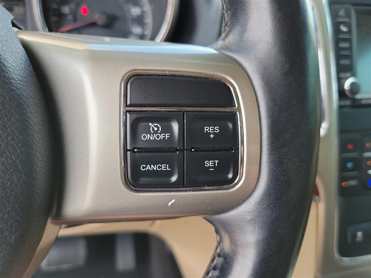 Jeep Grand Cherokee Limited 2WD 2012