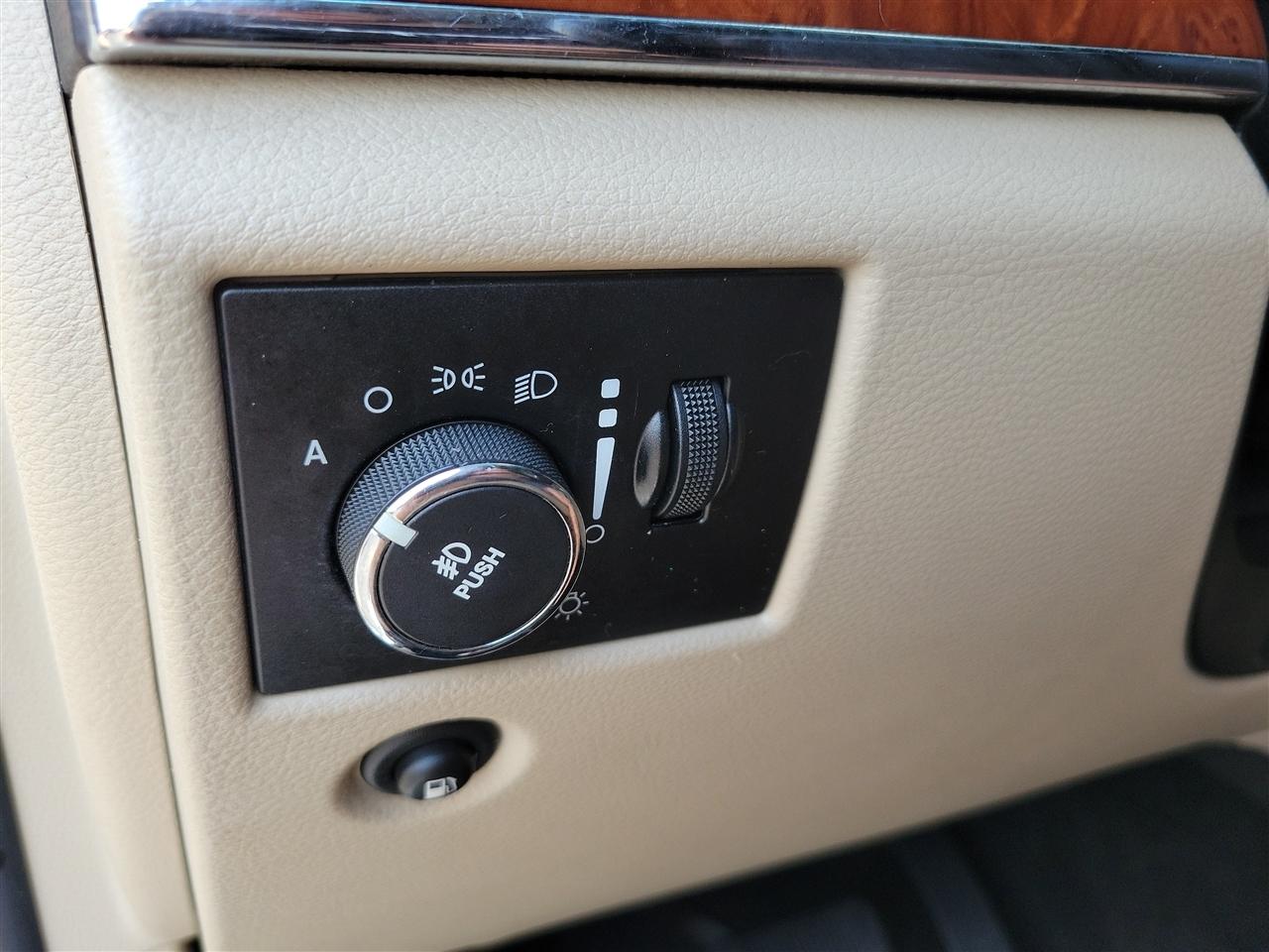 Jeep Grand Cherokee Limited 2WD 2012