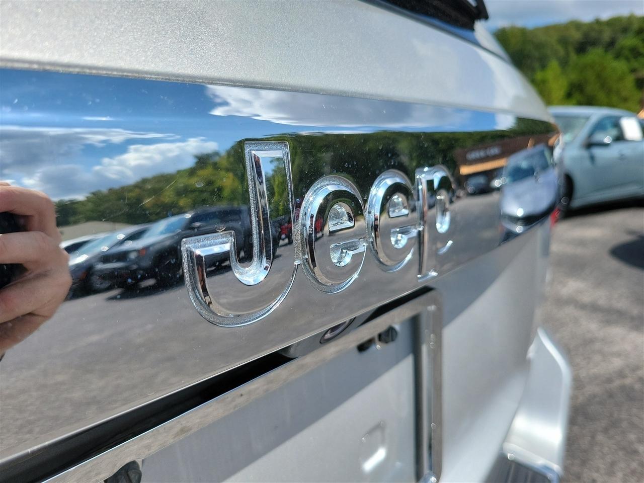 Jeep Grand Cherokee Limited 2WD 2012