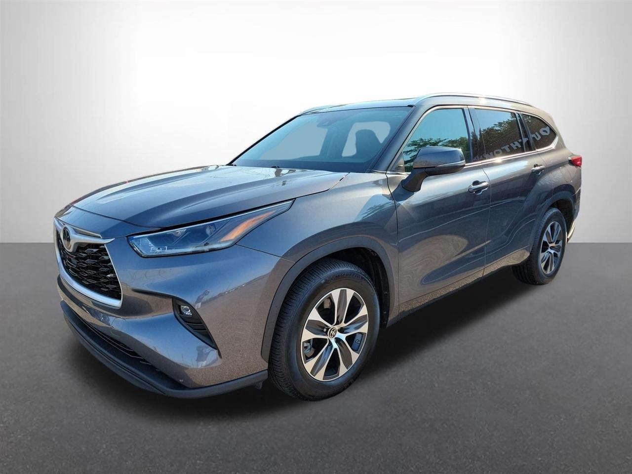 Toyota Highlander XLE FWD V6 2021