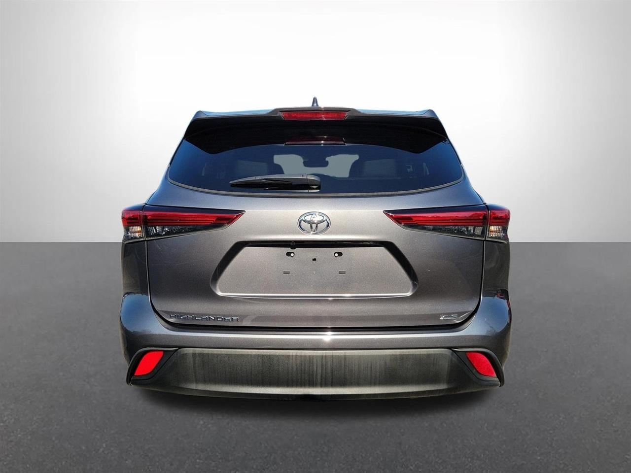 Toyota Highlander XLE FWD V6 2021