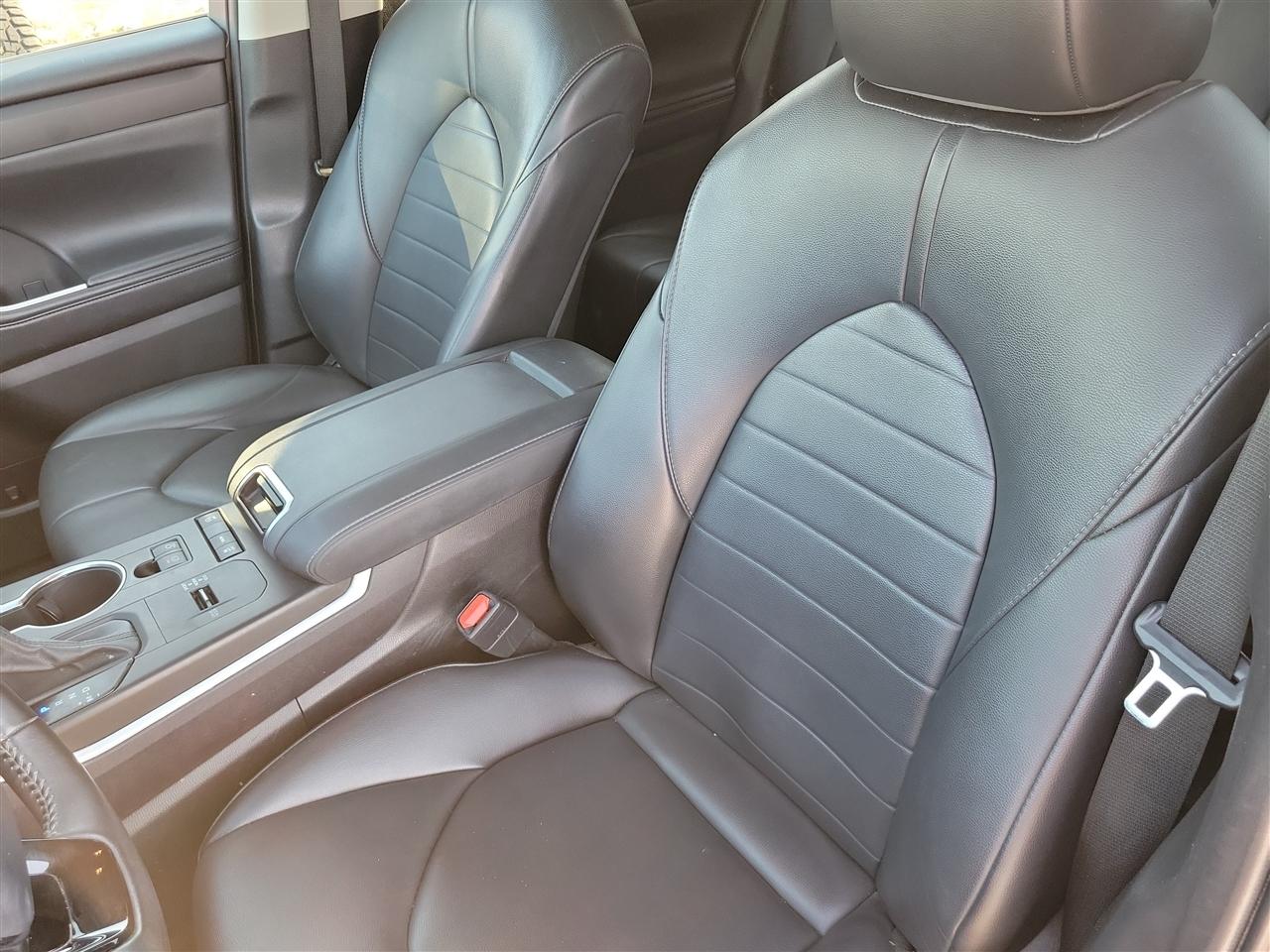 Toyota Highlander XLE FWD V6 2021
