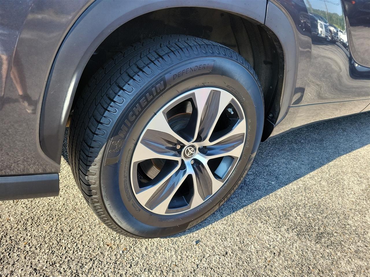 Toyota Highlander XLE FWD V6 2021