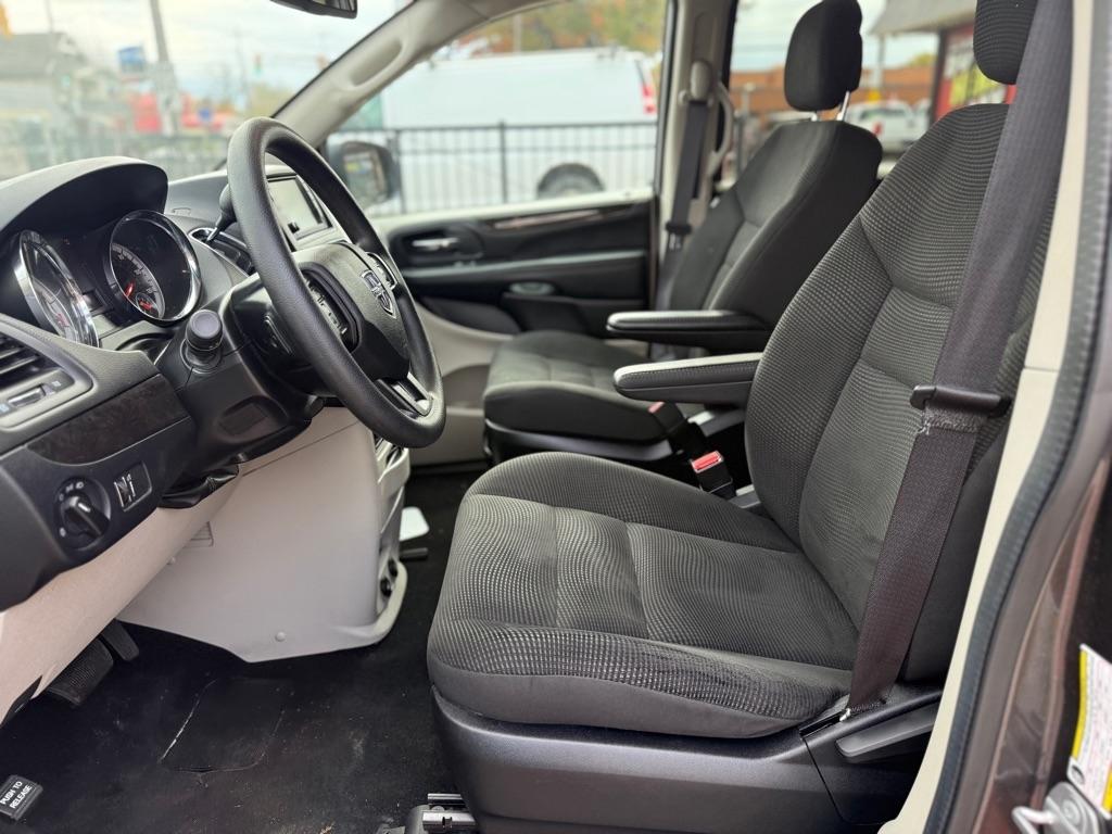 Dodge Grand Caravan SE 2020