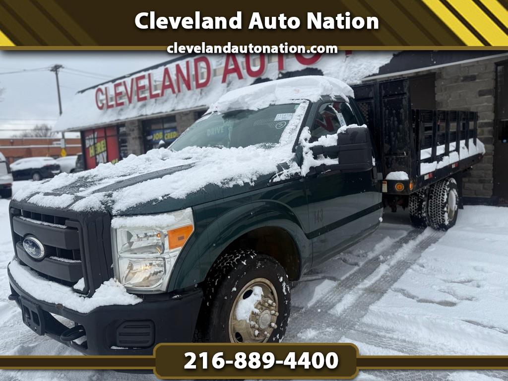 2011 Ford F-350 Super Duty Chassis Cab XL