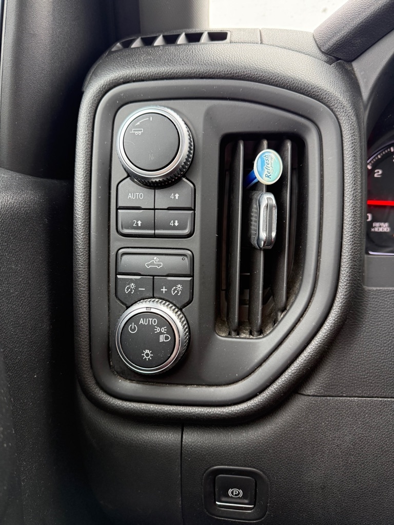 GMC Sierra 1500 Base Crew Cab Long Box 4WD 2020