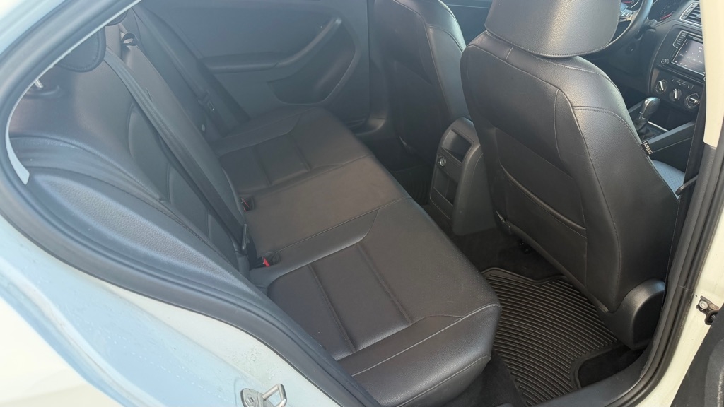 Volkswagen Jetta 1.4T SE 6A 2017