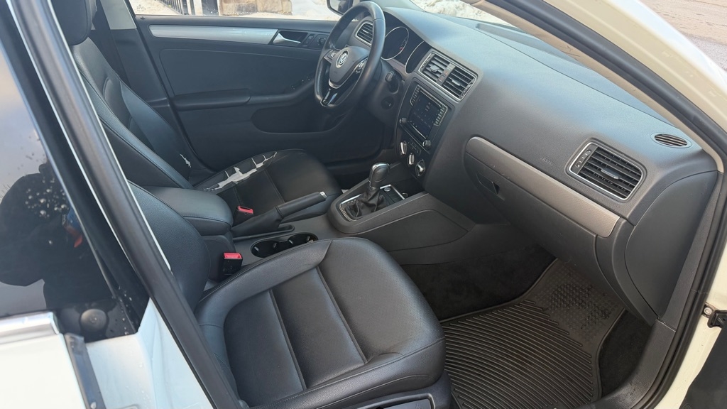 Volkswagen Jetta 1.4T SE 6A 2017