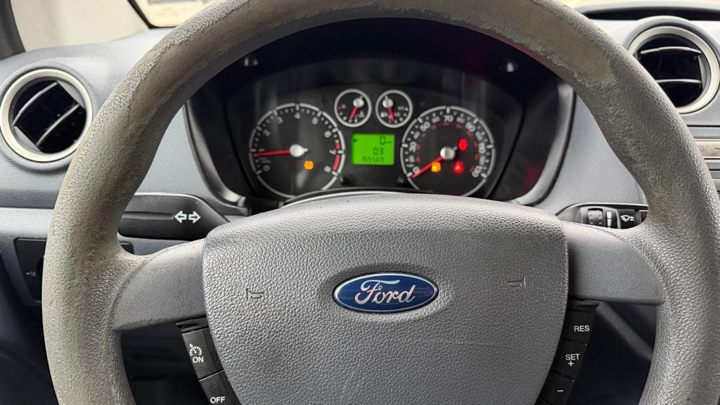 Ford Transit Connect XLT with Side and Rear Door Glass 2010