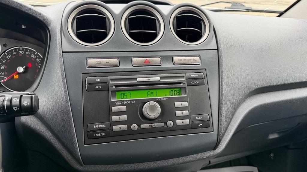 Ford Transit Connect XLT with Side and Rear Door Glass 2010