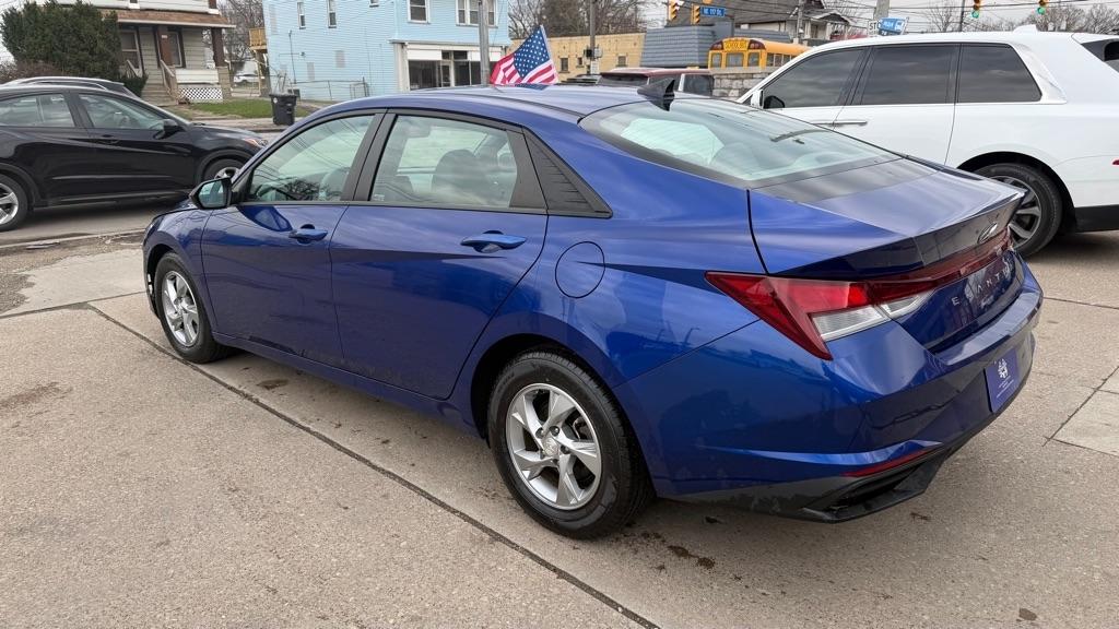 Hyundai Elantra SE 2021