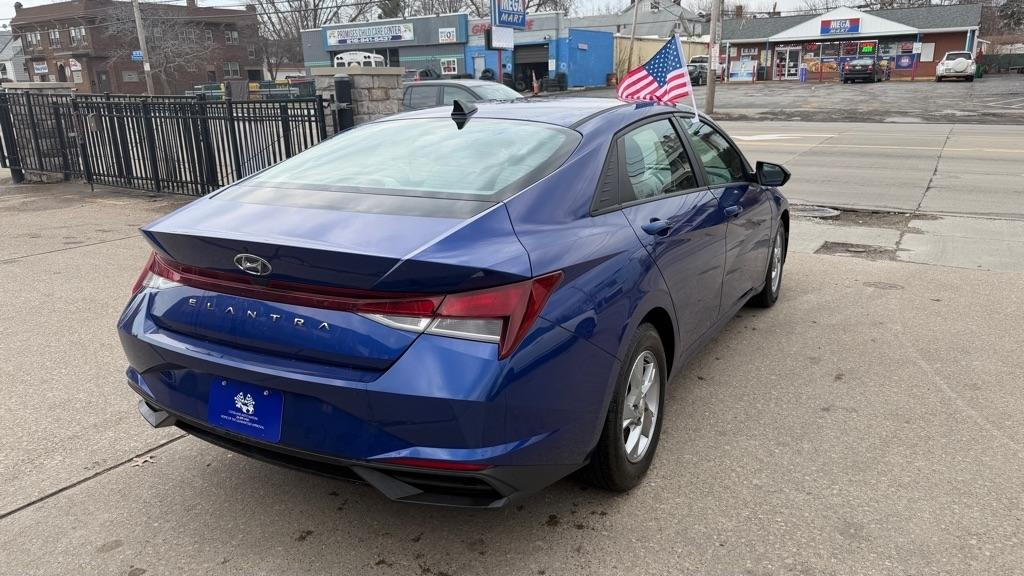 Hyundai Elantra SE 2021