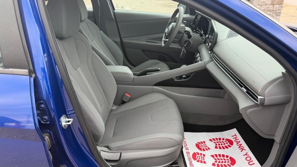 Hyundai Elantra SE 2021