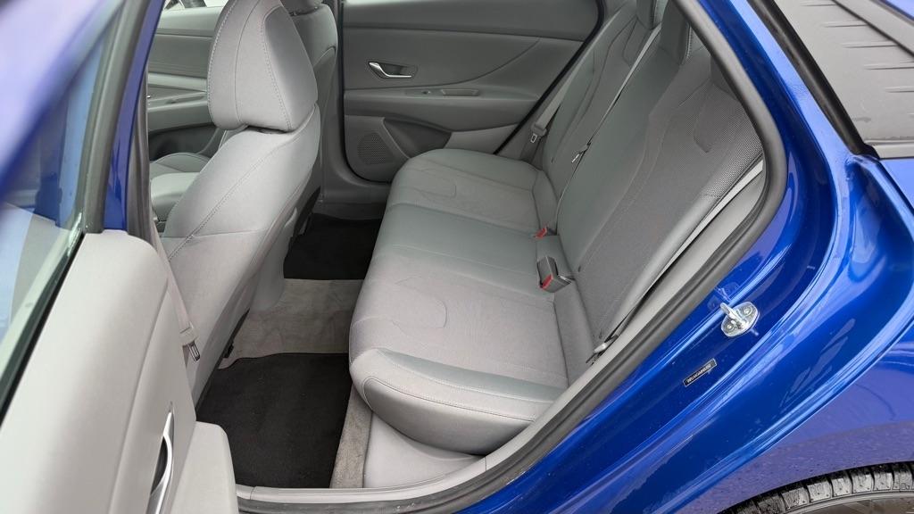 Hyundai Elantra SE 2021