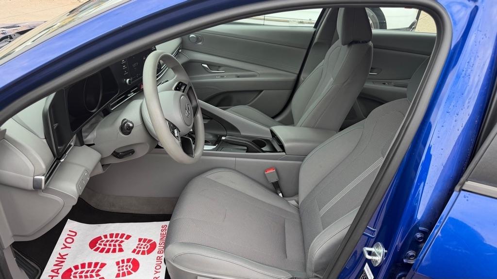 Hyundai Elantra SE 2021