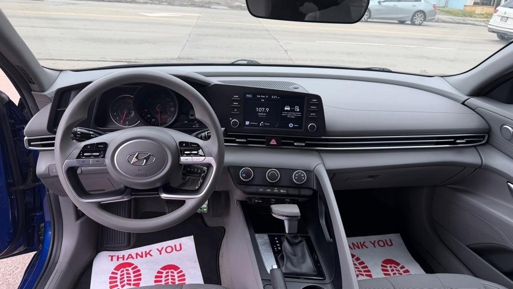 Hyundai Elantra SE 2021