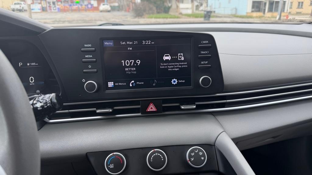 Hyundai Elantra SE 2021