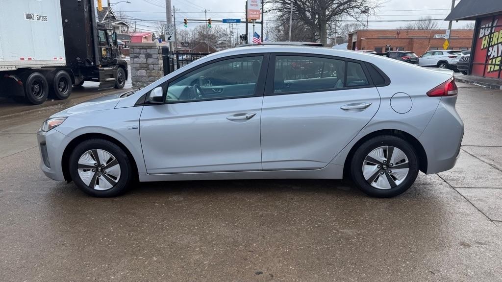 Hyundai Ioniq Hybrid Blue 2020