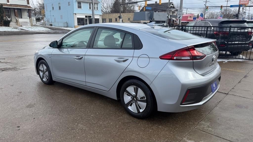 Hyundai Ioniq Hybrid Blue 2020