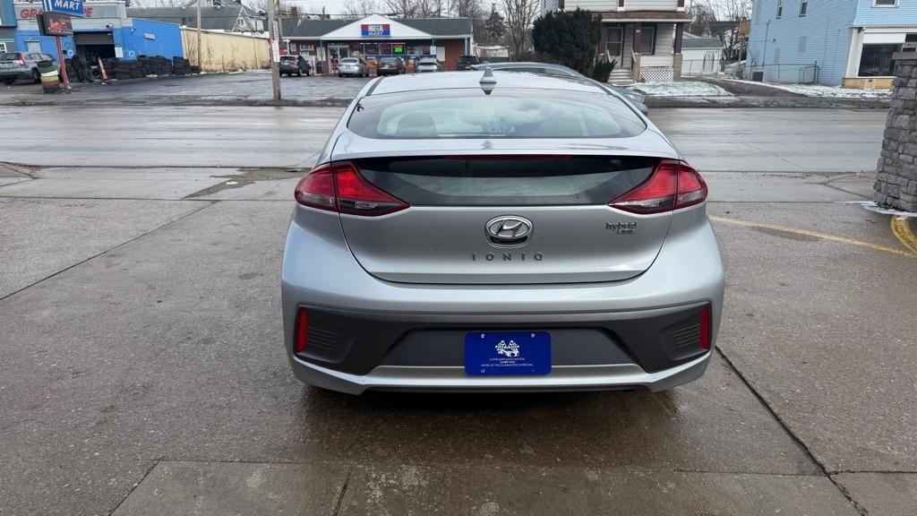 Hyundai Ioniq Hybrid Blue 2020