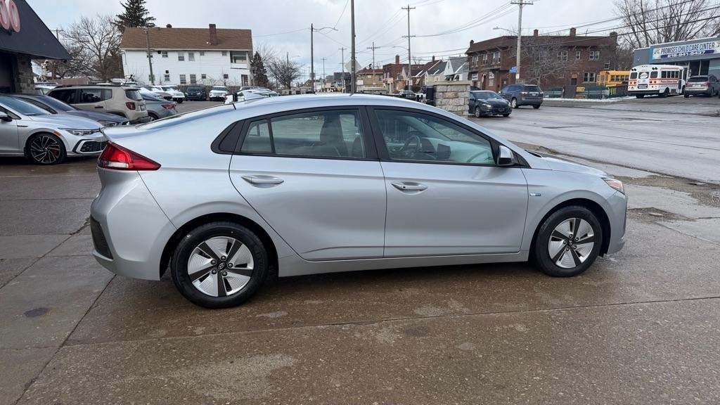 Hyundai Ioniq Hybrid Blue 2020