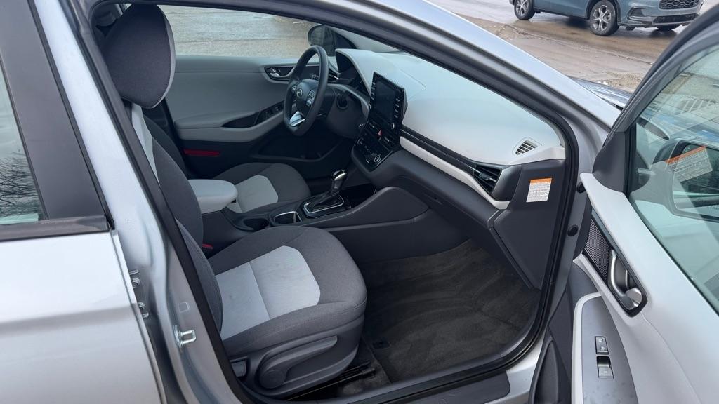 Hyundai Ioniq Hybrid Blue 2020