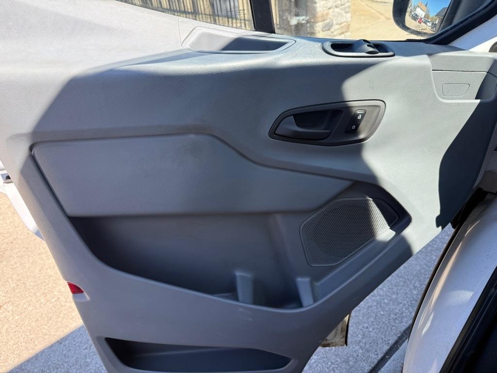 Ford Transit 150 Van Low Roof w/Sliding Pass. 130-in. WB 2018