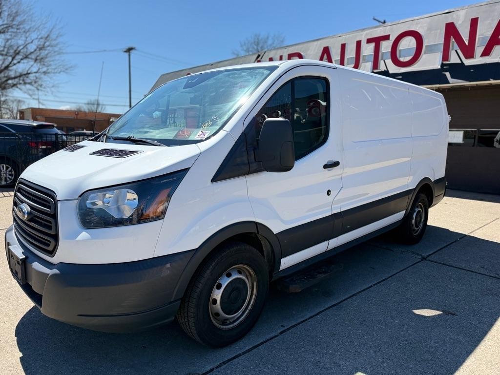 2018 Ford Transit 150 Van Low Roof w/Sliding Pass. 130-in. WB