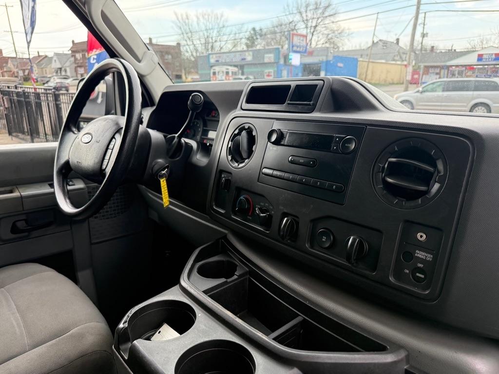 Ford Econoline E-250 2013