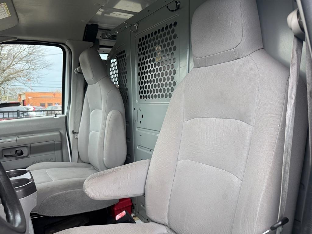 Ford Econoline E-250 2013