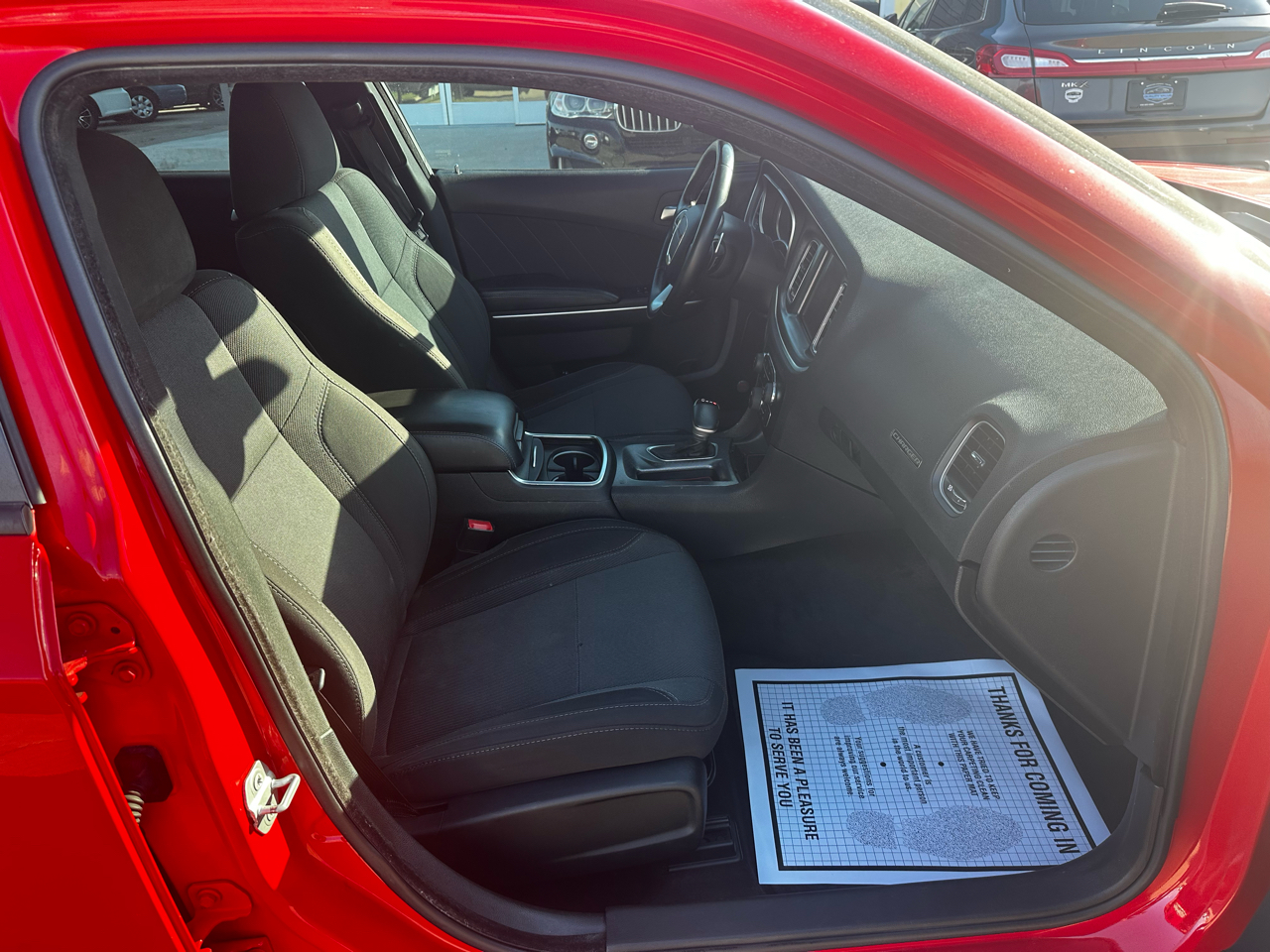 Dodge Charger 4dr Sdn SXT RWD 2015