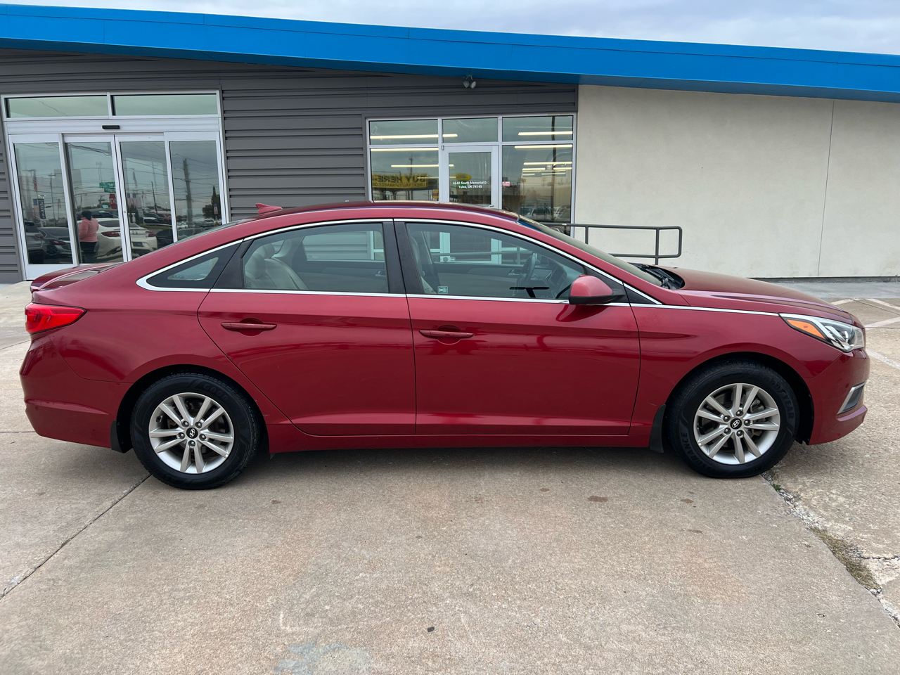 2016 Hyundai Sonata SE photo 2